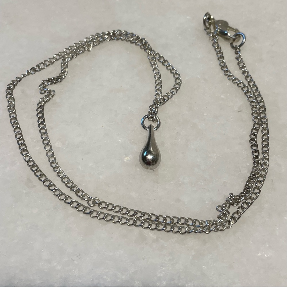 925 Sterling Silver Teardrop Pendant Necklace with 18 Inch Chain